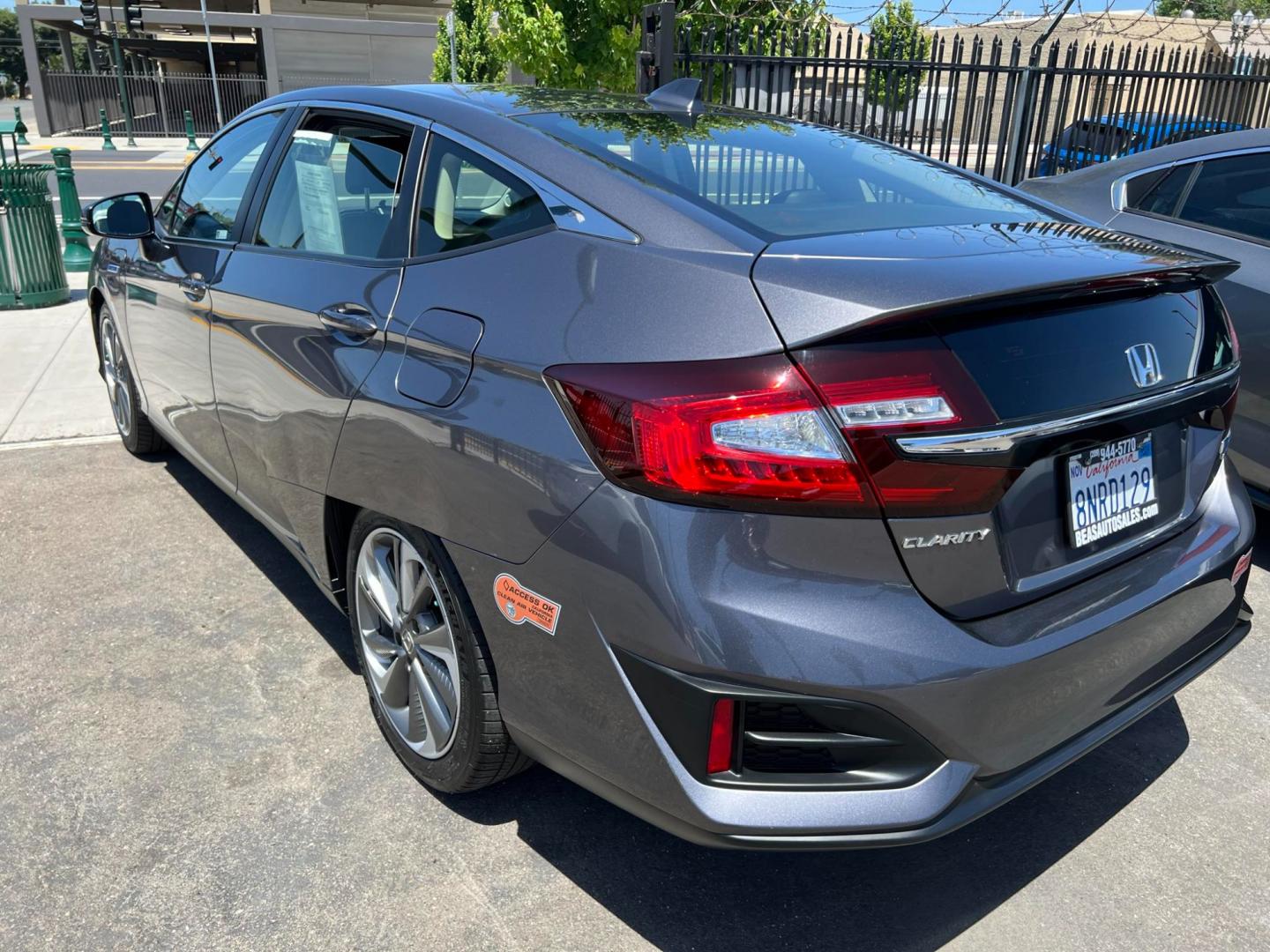 2019 DARK GRAY /BLACK Honda Clarity Touring Plug-In Hybrid (JHMZC5F32KC) with an 1.5L L4 DOHC 16V HYBRID engine, CVT transmission, located at 744 E Miner Ave, Stockton, CA, 95202, (209) 944-5770, 37.956863, -121.282082 - Photo#8